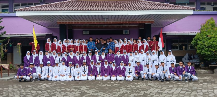 Semangat Sumpah Pemuda Mengukuhkan Kepemimpinan Baru OSIS SMP N 1 Godean