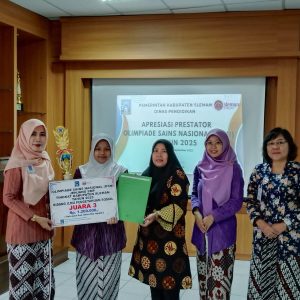 Bangga! Adzkia Fayza Barmawi Raih Juara III OSN…